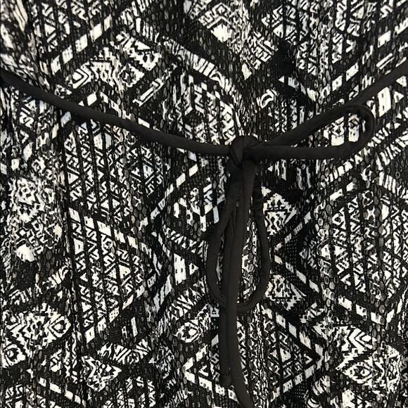 BECCA Rebecca Virtue X-Small Black White Swim Cover-Up Open Knit V-Neck Tie - Picture 6 of 6